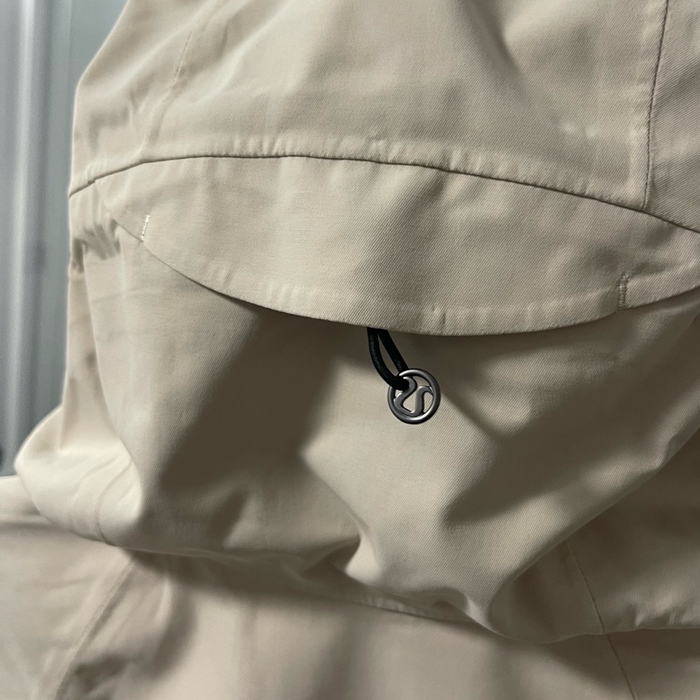 Lululemon Definitely Raining Jacket - Picture 14 of 15